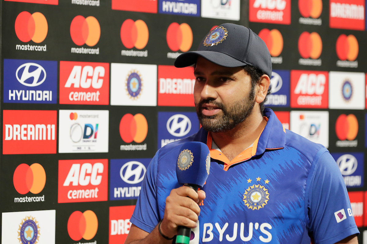 "सिराज और शमी लंबे स्पेल चाहते थे, पर इस वजह से मैंने उन्हें रोक दिया', कप्तान रोहित ने दी सफायी