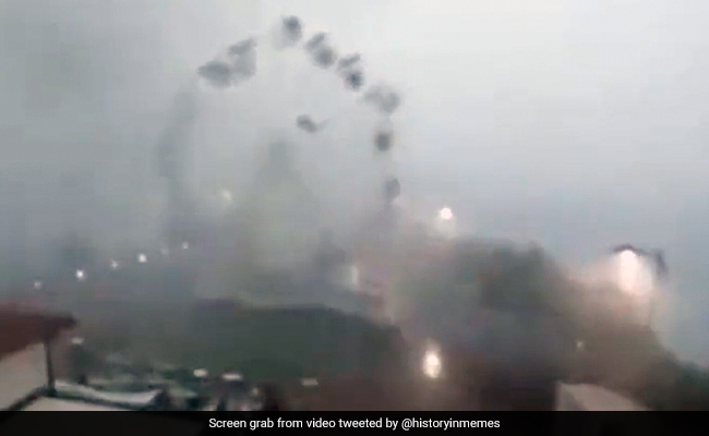 Old Video Shows Gusts Of Wind Blowing Ferris Wheel Gondolas Wildly In Italy