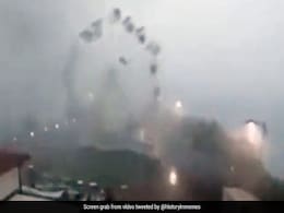 Old Video Shows Gusts Of Wind Blowing Ferris Wheel Gondolas Wildly In Italy Old Video Shows Gusts Of Wind Blowing Ferris Wheel Gondolas Wildly In Italy