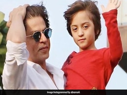 शाहरुख के बाद बेटे अबराम 'मन्नत' की बालकनी पर आए नजर! वायरल VIDEO देख क्यूटनेस पर फिदा हुए फैंस शाहरुख के बाद बेटे अबराम 'मन्नत' की बालकनी पर आए नजर! वायरल VIDEO देख क्यूटनेस पर फिदा हुए फैंस