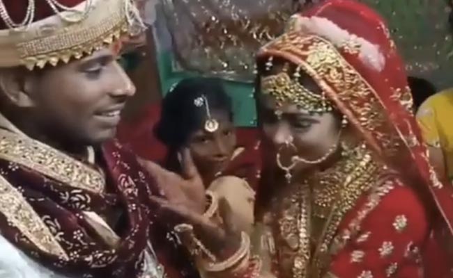 VIDEO: सुसराल वालों की डिमांड पर दुल्हन ने किया ऐसा डांस, देखता रह गया दू्ल्हा