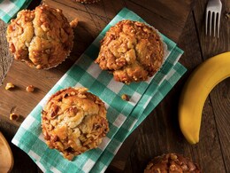 Banana Bread Muffins - वायरल हो रही बनाना ब्रेड मफिंस की इस रेसिपी में आखिर क्या है खास, यहां देखें Banana Bread Muffins - वायरल हो रही बनाना ब्रेड मफिंस की इस रेसिपी में आखिर क्या है खास, यहां देखें