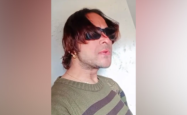 'तेरे नाम' वाले लुक के साथ सोशल मीडिया पर छाया Salman Khan का डुप्लीकेट, देखें Video