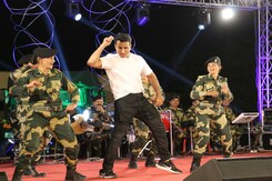 Sonu Sood Teaches Dance Moves To Border Security Force Soldiers Sonu Sood Teaches Dance Moves To Border Security Force Soldiers
