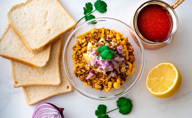 Top 7 Places To Visit In And Around Pune For Hot-And-Spicy Misal Pav