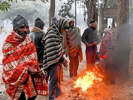 Weather Update: दिल्ली के कुछ इलाकों में हल्की बारिश, न्यूनतम तापमान में 3 डिग्री की गिरावट Weather Update: दिल्ली के कुछ इलाकों में हल्की बारिश, न्यूनतम तापमान में 3 डिग्री की गिरावट