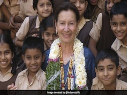 गोवा : बंगले में बंधक बनाए जाने का दावा करने वाली फ्रांसीसी अभिनेत्री ने घर छोड़ने की बात कही गोवा : बंगले में बंधक बनाए जाने का दावा करने वाली फ्रांसीसी अभिनेत्री ने घर छोड़ने की बात कही