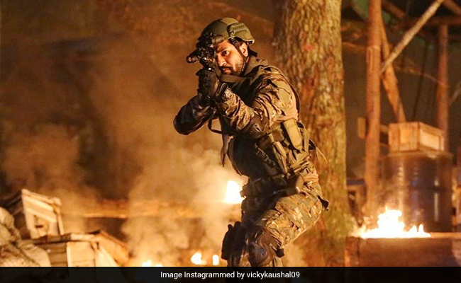 विक्की कौशल ने ‘आर्मी डे’ के मौके पर सैम बहादुर की टीम के साथ शेयर किया पोस्ट, फोटो देखते ही फैंस ने लगाए ‘जय हिंद’ के नारे