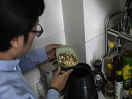 Chinese Turn To Traditional Remedies To Fight Covid Amid Drug Shortage Chinese Turn To Traditional Remedies To Fight Covid Amid Drug Shortage