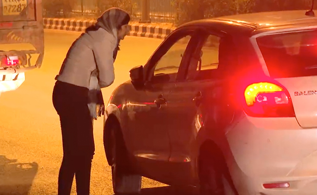 Video Shows Delhi Women's Panel Head Confronting "Drunk Car Driver"