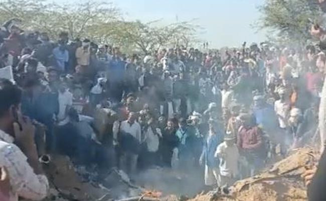 राजस्थान के भरतपुर में विमान दुर्घटनाग्रस्त, उच्चैन थाना क्षेत्र के खुले मैदान में गिरा