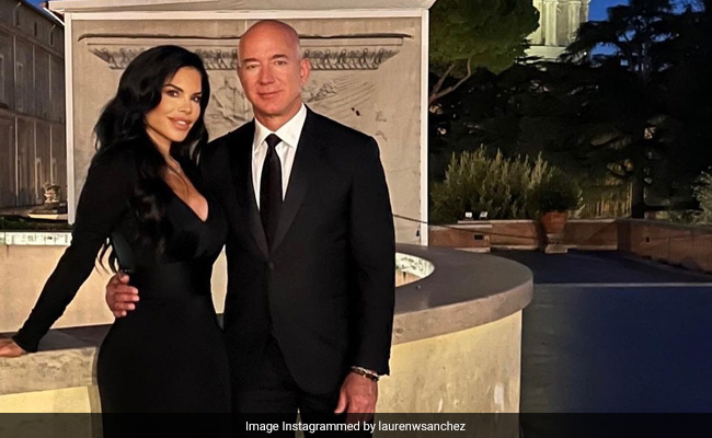 Jeff Bezos, Lauren Sanchez Celebrated Their Engagement With $4,000 Wine, Live Band: Report