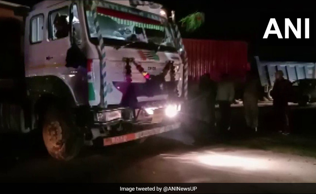 6 Killed As Truck Hits Car In UP's Unnao