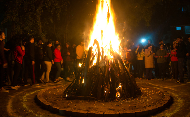 Happy Lohri 2024: Wishes, Messages, Photos, Images, Facebook And WhatsApp Status