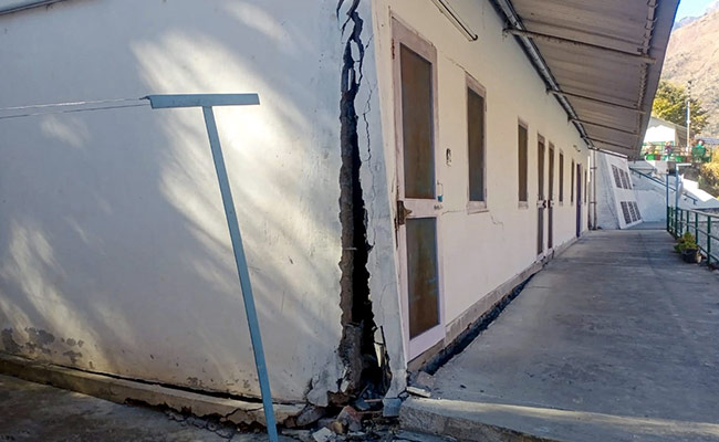 Village In Himachal's Lahaul-Spiti Develops Cracks, Residents Seek Geological Survey
