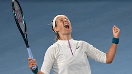 Australian Open: Victoria Azarenka Fights Her Way Into Quarter-finals