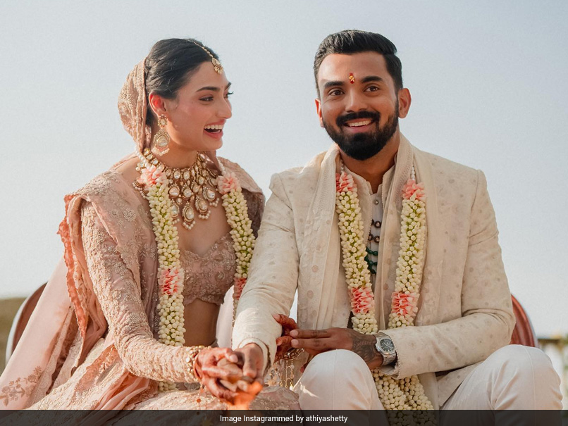 KL Rahul और Athiya Shetty की शादी की तस्वीरें आई सामने, विराट कोहली ने दी सबसे पहले बधाई