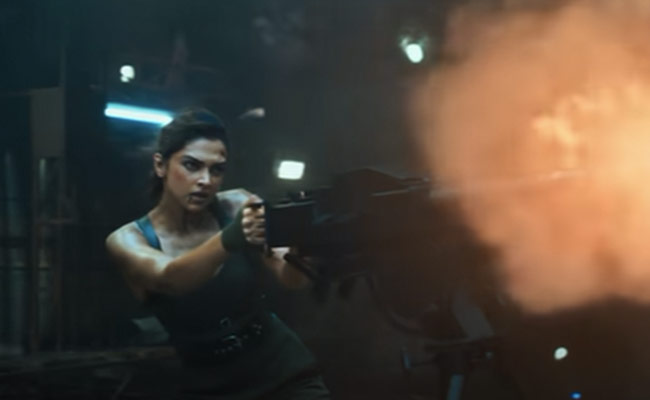 <i>Pathaan</i>: Deepika Padukone "Tougher Than Me In Action Scenes," Reveals Shah Rukh Khan