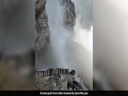 Jammu-Srinagar National Highway Closed After Landslide In Ramban Jammu-Srinagar National Highway Closed After Landslide In Ramban