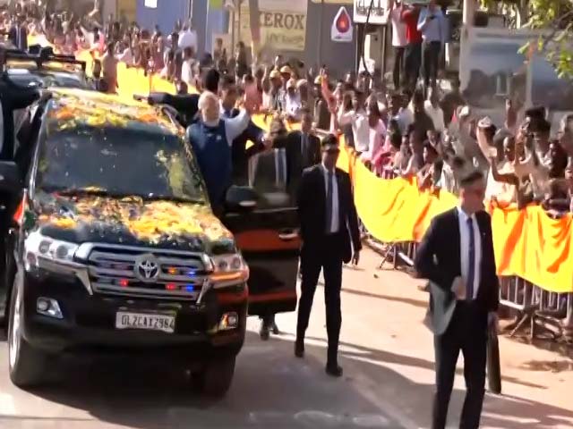 PM Modi's Roadshow In Karnataka Ahead Of Youth Festival Launch