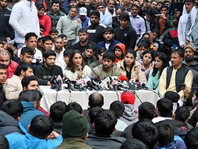 Sack Wrestling Body Chief, Say Athletes, He Remains Defiant