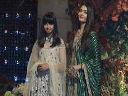 Anant Ambani Radhika Merchant engagement: ऐश्वर्या राय के साथ सूट पहनकर पहुंची आराध्या बच्चन, नजाकत देख थम गई लोगों की निगाहें   Anant Ambani Radhika Merchant engagement: ऐश्वर्या राय के साथ सूट पहनकर पहुंची आराध्या बच्चन, नजाकत देख थम गई लोगों की निगाहें