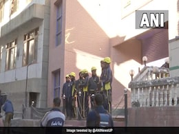 जोशीमठ में आज गिराई जा सकती हैं इमारतें.. बिना मुआवजा घर और होटल तोड़ने का लोग कर रहे विरोध, 10 बातें जोशीमठ में आज गिराई जा सकती हैं इमारतें.. बिना मुआवजा घर और होटल तोड़ने का लोग कर रहे विरोध, 10 बातें