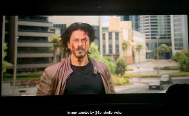 'पठान' पर जनता ने दी बेबाक राय, फैंस ने भी किया शाहरुख खान की फिल्म का जोरदार स्वागत