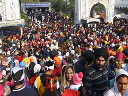Crowds Surge At Key Streets, City Centres As India Celebrates New Year Crowds Surge At Key Streets, City Centres As India Celebrates New Year