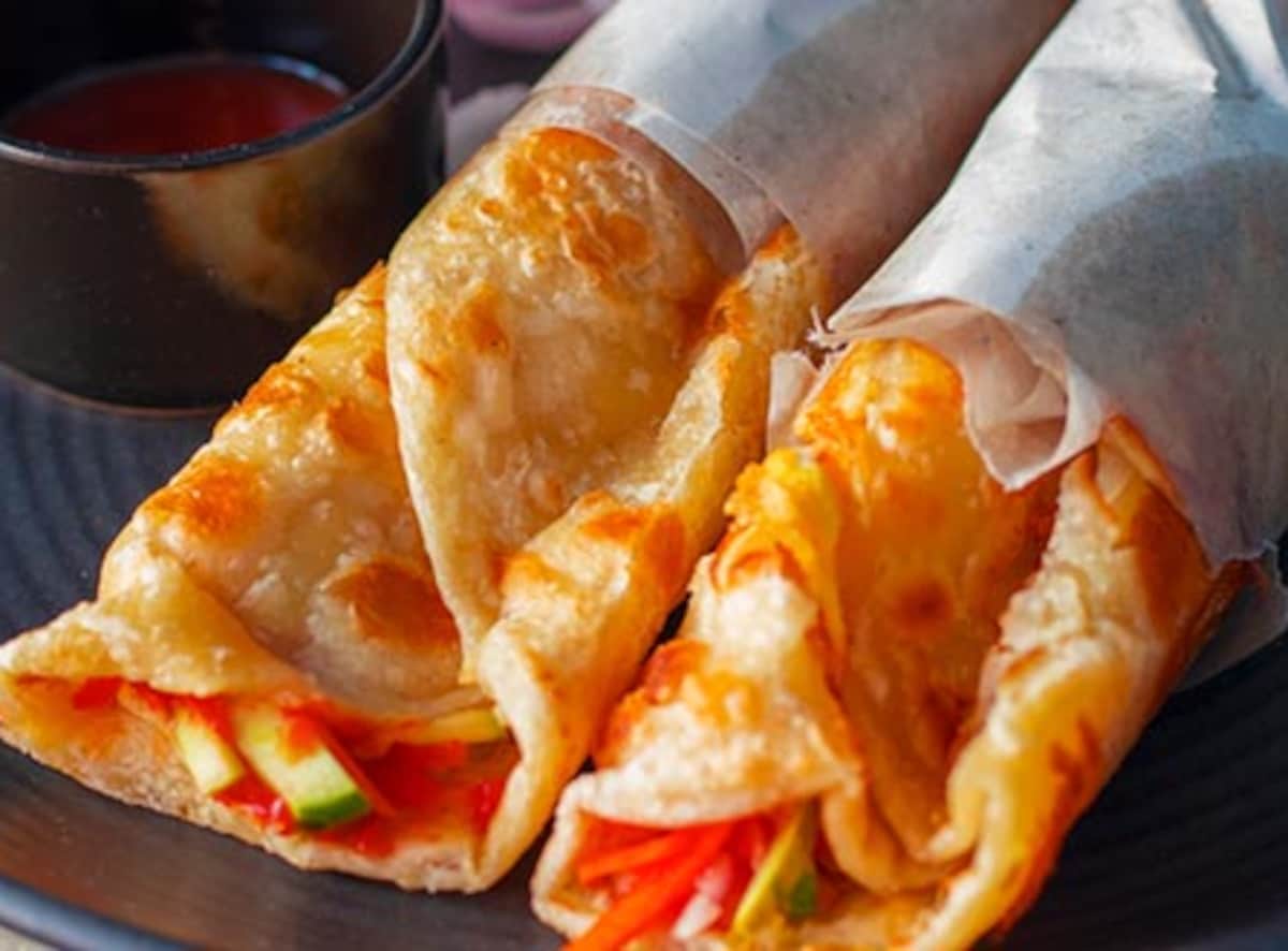 7 Expert Tips To Make Kolkata-Style Egg Roll Like A Pro - NDTV Food