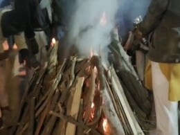 भारी सुरक्षा के बीच कंझावला पीड़िता अंजलि का हुआ अंतिम संस्कार, परिजनों ने की इंसाफ की मांग भारी सुरक्षा के बीच कंझावला पीड़िता अंजलि का हुआ अंतिम संस्कार, परिजनों ने की इंसाफ की मांग