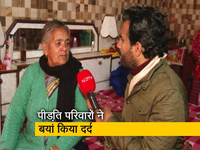 जोशीमठ के पीड़ित परिवारों की एक कमरे में सिमट गई जिंदगी, दर्द बताते छलक पड़े आंसू