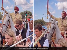 लंदन में इस भारतीय बारात को देख हैरान हुए लोग, जिसमें अंग्रेज बजा रहे थे बैंड बाजा, देखिए क्या है रिएक्शन लंदन में इस भारतीय बारात को देख हैरान हुए लोग, जिसमें अंग्रेज बजा रहे थे बैंड बाजा, देखिए क्या है रिएक्शन