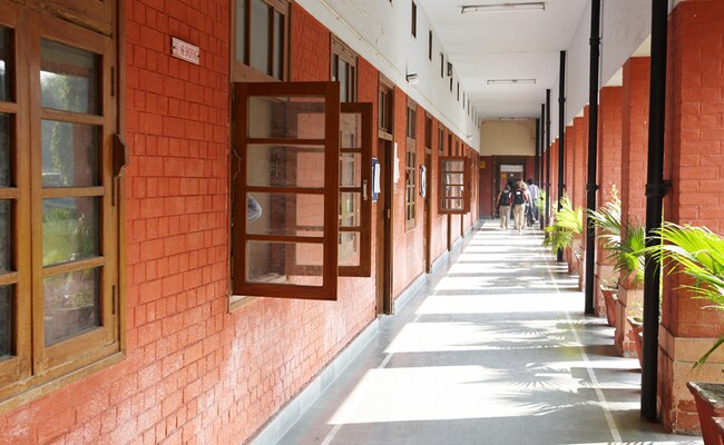 Private Funding, Faculty Rating Part Of University Panel's Draft For HEIs