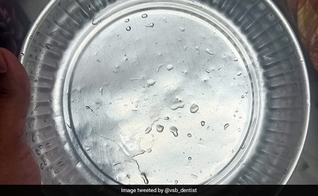 बेटे ने बताया, क्यों 20 साल से हर रोज़ एक ही प्लेट में खाना खाती थी मां? वजह आपको रुला देगी