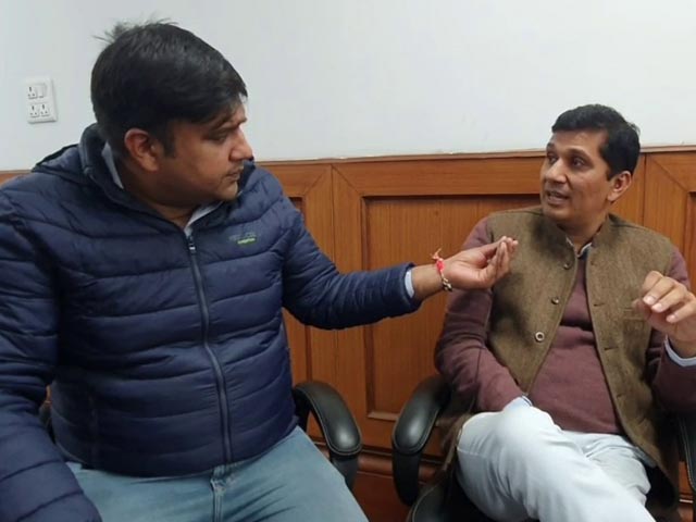 दिल्ली सरकार के अधिकारियों ने जानबूझकर दिल्लीवासियों को किया परेशान, दिल्ली विधानसभा की याचिका समिति की रिपोर्ट