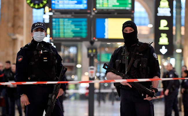 31-Year-Old Man Charged With Attempted Murder For Paris Knife Attack