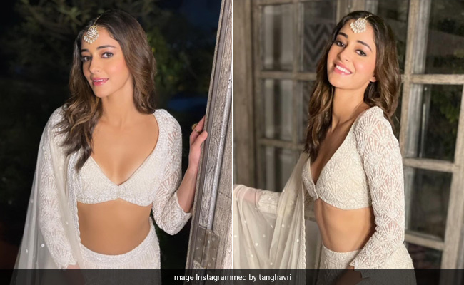 White Doesn't Need A Season, Proves Ananya Panday In A Chic Embroidered <i>Lehenga</i>