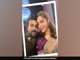 राम चरण के साथ वाइफ उपासना का सेल्फी लेते हुए अनदेखा VIDEO हुआ वायरल, फैंस बोले- इतने सिंपल राम चरण के साथ वाइफ उपासना का सेल्फी लेते हुए अनदेखा VIDEO हुआ वायरल, फैंस बोले- इतने सिंपल