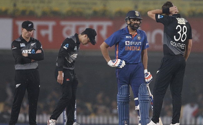 IND vs NZ : भारत-न्यूज़ीलैंड वनडे सीरीज में इन खिलाड़ियों पर रहेगी नजर, किसी भी पल बदल सकते हैं मैच का रुख