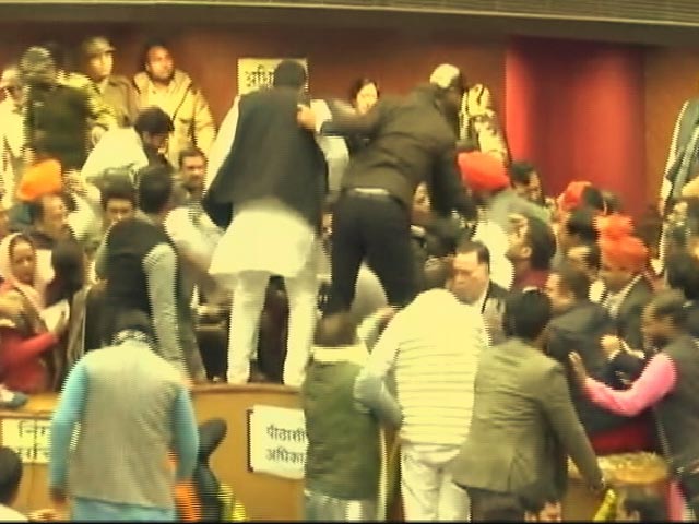 After MCD Polls, AAP Vs BJP In Mayor Elections