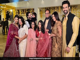 राजीव के साथ फैमिली वेडिंग में पहुंचीं चारु, तो एक्स बॉयफ्रेंड के साथ नजर आईं सुष्मिता सेन, लोगों ने पूछा- ये चल क्या रहा है? राजीव के साथ फैमिली वेडिंग में पहुंचीं चारु, तो एक्स बॉयफ्रेंड के साथ नजर आईं सुष्मिता सेन, लोगों ने पूछा- ये चल क्या रहा है?