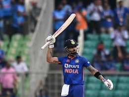 AB De Villiers Calls Virat Kohli "Different Level", Dinesh Karthik Responds