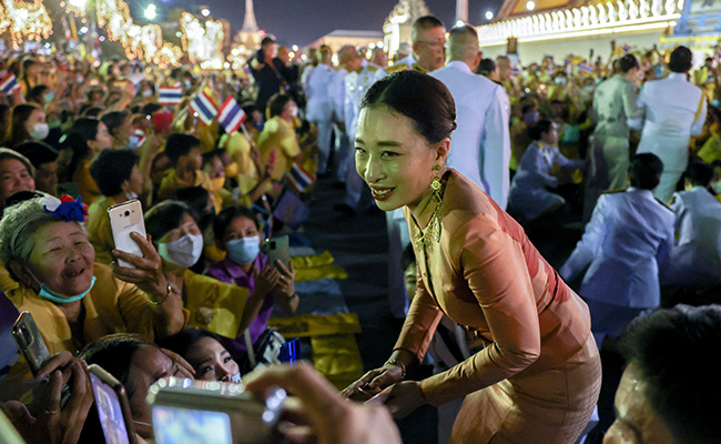 Thai Princess Still Unconscious 3 Weeks After Collapsing