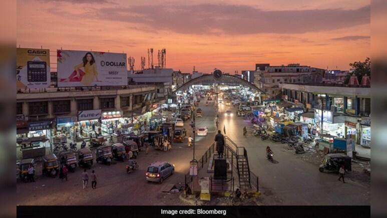India's Economy Seen Losing Speed As Rising Rates Hurt Demand