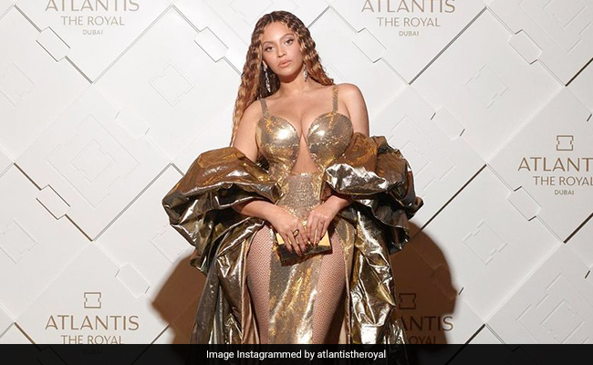 We Struck Gold When We Saw Beyonce Glimmering Away In Her Gown In Dubai