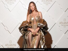 We Struck Gold When We Saw Beyonce Glimmering Away In Her Gown In Dubai We Struck Gold When We Saw Beyonce Glimmering Away In Her Gown In Dubai