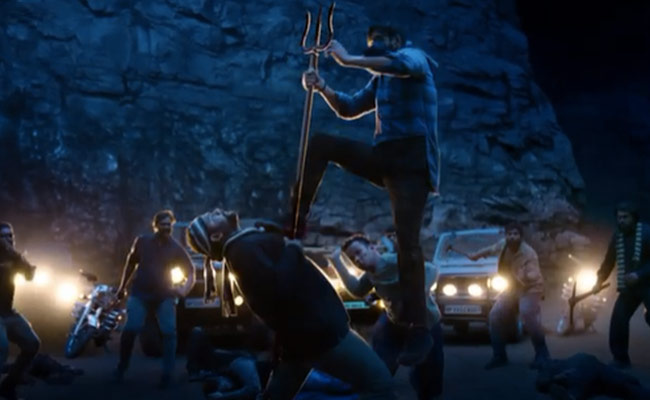 Ajay Devgn Takes Us Behind-The-Scenes Of <i>Bholaa</i>'s Action Shots