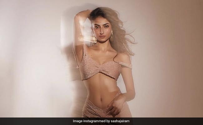 It's Not An Optical Illusion, Just Palak Tiwari Looking Stunning In A Shimmery Co-Ord Set