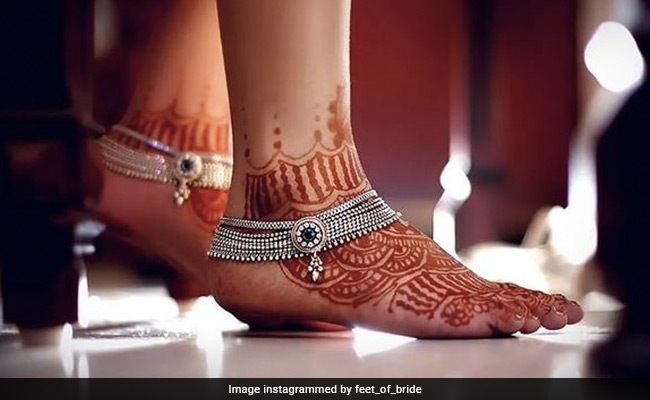 क्या आप भी अपने चांदी के पायल से बोर हो गई हैं तो अब इन डिजाइन को करिए ट्राई, पैरों की खूबसूरती में लग जाएंगे चार चांद